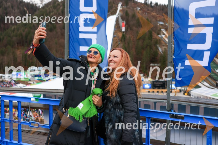  Marta Bulhak, direktorica Pivovarna Laško Union;  ... Domen Prevc do rekorda, Anže Lanišek do zmage, Planica 2025, nedelja