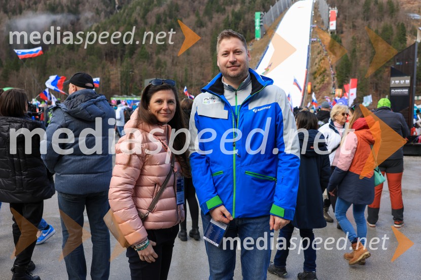  Melanja Korošec, podpredsednica SZS, podpredsednica skupine KJK Sports;  ... Domen Prevc do rekorda, Anže Lanišek do zmage, Planica 2025, nedelja