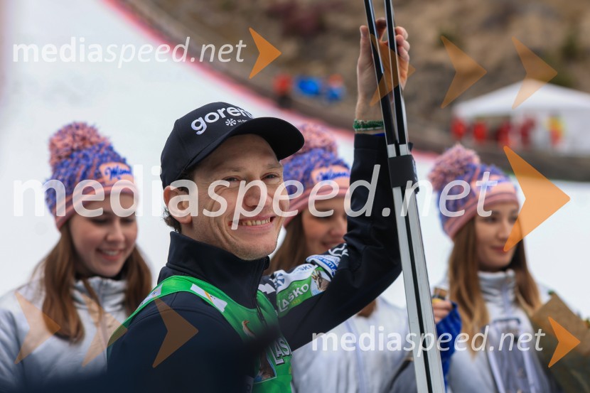  ... ;  Anže Lanišek, smučarski skakalec;  ... ;  ... Domen Prevc do rekorda, Anže Lanišek do zmage, Planica 2025, nedelja
