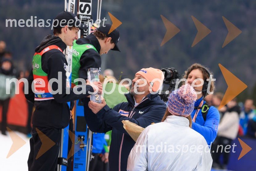  Domen Prevc, smučarski skakalec;  ... ;  Alexander  Lipovšek, direktor Mannerja za JV EvropoDomen Prevc do rekorda, Anže Lanišek do zmage, Planica 2025, nedelja