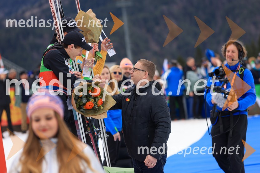  Domen Prevc, smučarski skakalecDomen Prevc do rekorda, Anže Lanišek do zmage, Planica 2025, nedelja