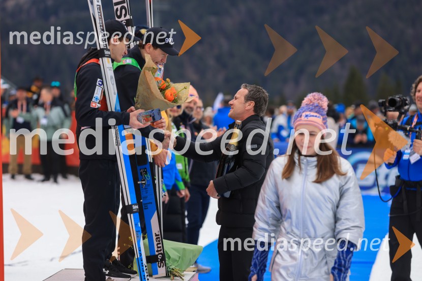  Domen Prevc, smučarski skakalec;  Anže Lanišek, smučarski skakalecDomen Prevc do rekorda, Anže Lanišek do zmage, Planica 2025, nedelja