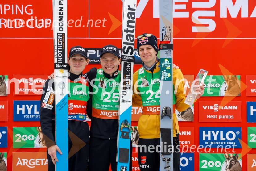  Domen Prevc, smučarski skakalec;  Anže Lanišek, smučarski skakalec;  Andreas Wellinger, smučarski skakalec (Nemčija)Domen Prevc do rekorda, Anže Lanišek do zmage, Planica 2025, nedelja