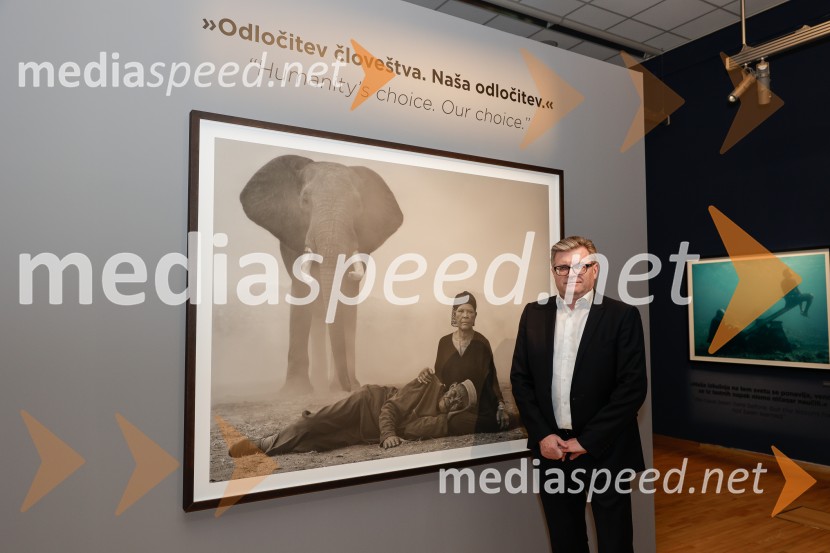  Dari Južna,  lastnik podjetja LiscaOtvoritev razstave Nicka Brandta, Napočil bo dan