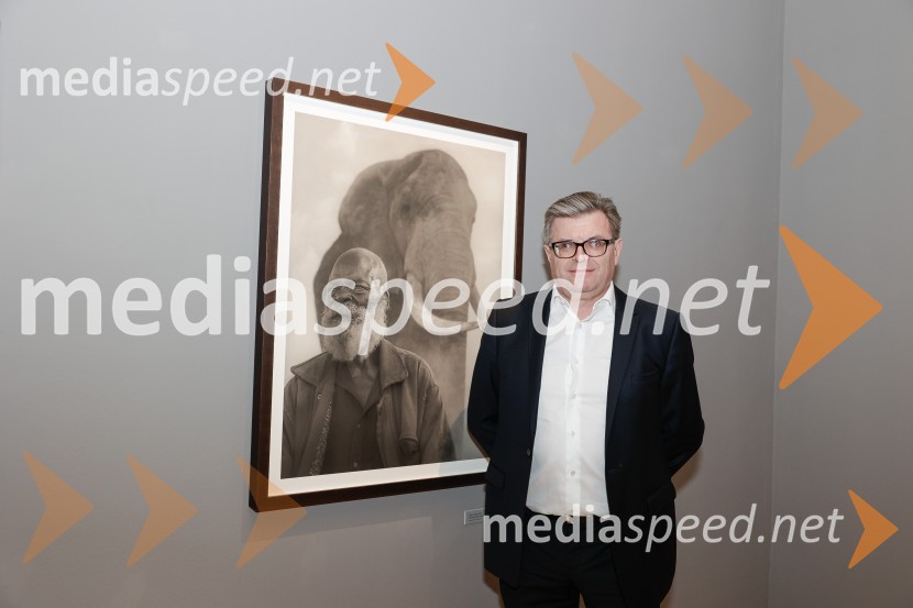  Dari Južna,  lastnik podjetja LiscaOtvoritev razstave Nicka Brandta, Napočil bo dan