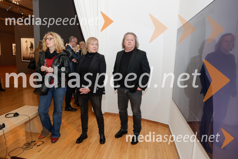  ... ;  ... ;  Tomaž Žontar, vodja razvoja storitev in inovacij, Europlakat d.o.o.Otvoritev razstave Nicka Brandta, Napočil bo dan