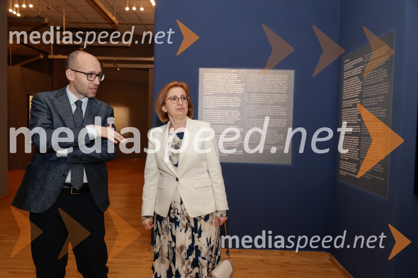  Luka Steiner, predsednik, Smučarska zveza Slovenije; mag. Anita Stojčevska, podpredsednica uprave in članica uprave, odgovorna za poslovanje z gospodarskimi družbami, OTP bankaOtvoritev razstave Nicka Brandta, Napočil bo dan