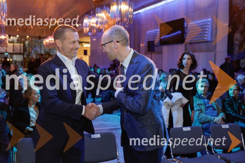  Aleksander Čeferin, odvetnik in predsednik UEFE;  Luka Steiner, predsednik, Smučarska zveza SlovenijeOtvoritev razstave Nicka Brandta, Napočil bo dan