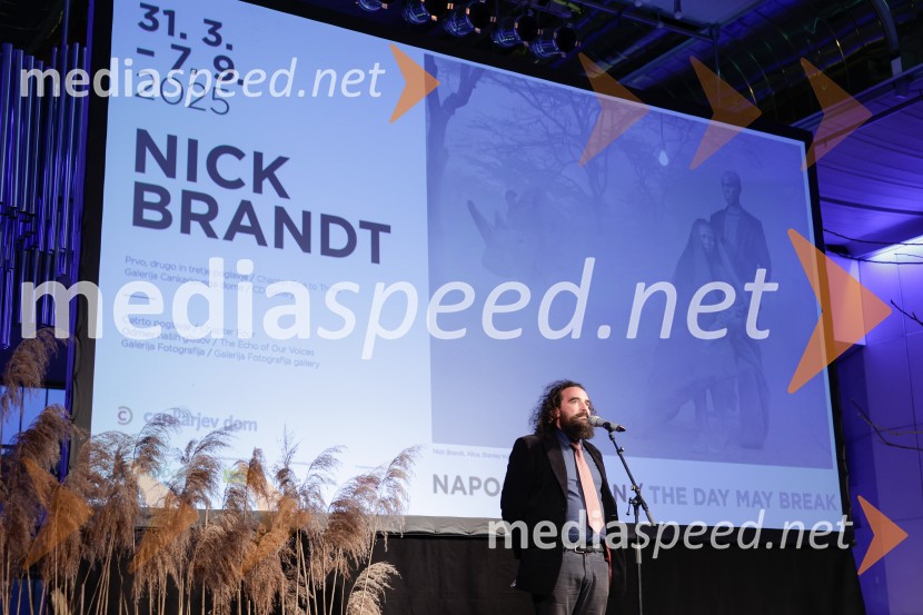   Jure Novak, generalni direktor, Cankarjev domOtvoritev razstave Nicka Brandta, Napočil bo dan