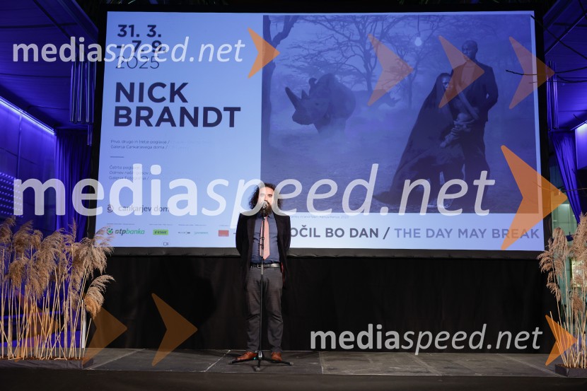   Jure Novak, generalni direktor, Cankarjev domOtvoritev razstave Nicka Brandta, Napočil bo dan