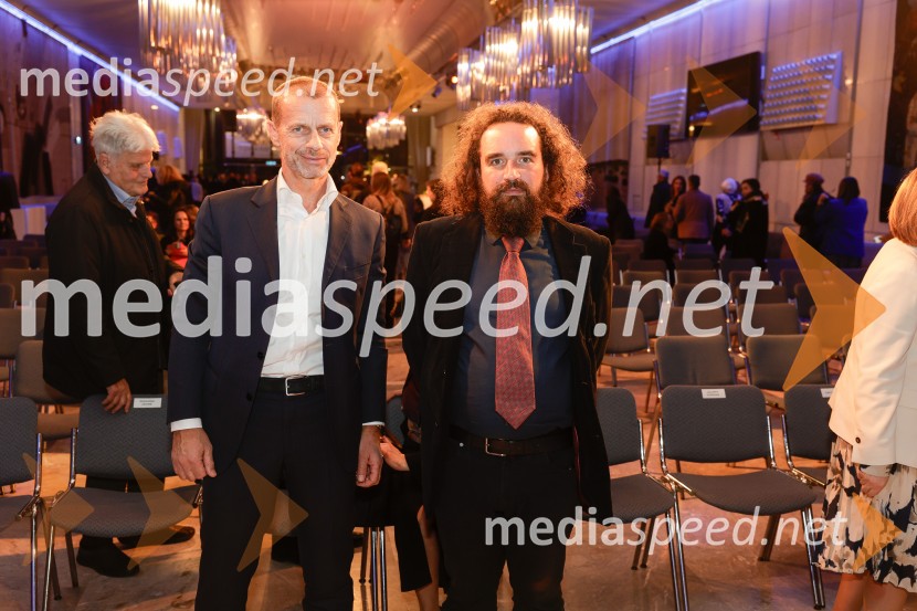  Aleksander Čeferin, odvetnik in predsednik UEFE;   Jure Novak, generalni direktor, Cankarjev domOtvoritev razstave Nicka Brandta, Napočil bo dan