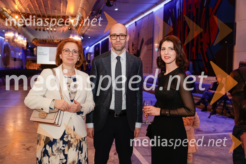 mag. Anita Stojčevska, podpredsednica uprave in članica uprave, odgovorna za poslovanje z gospodarskimi družbami, OTP banka;  Luka Steiner, predsednik, Smučarska zveza Slovenije;  Katarina Hergouth, vodja razstavnega programa, Cankarjev domOtvoritev razstave Nicka Brandta, Napočil bo dan