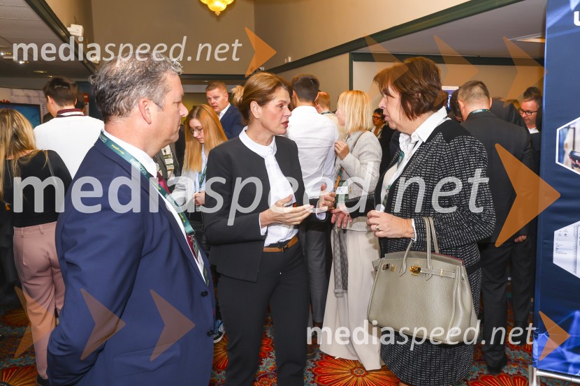  Igor  Žula, predsednik Slovenskega logističnega združenja ; mag. Alenka Bratušek, Ministrica za infrastrukturo;  ... 12. mednarodni logistični kongres v Portorožu