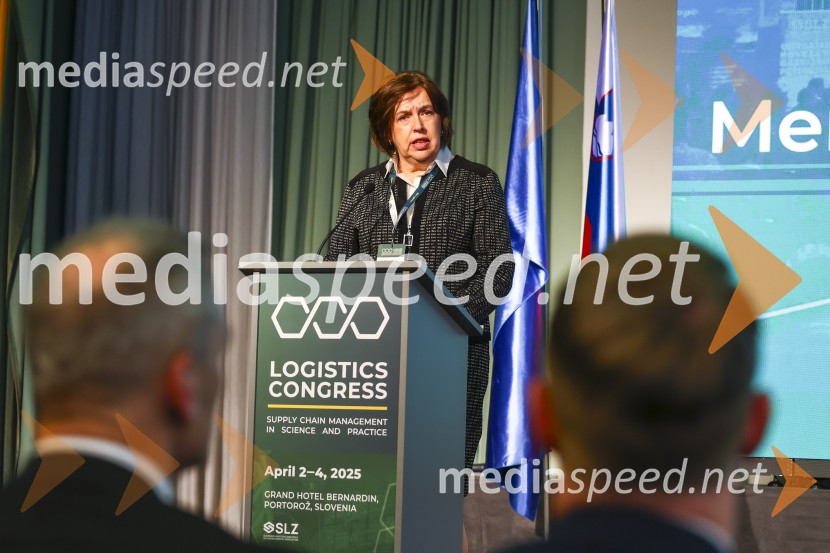  Nevenka Kržan, članica uprave, Luka Koper12. mednarodni logistični kongres v Portorožu