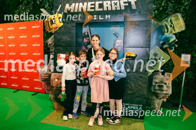  ... ;  Inaj Jugovic;  Teja  Jugovic, spletna vplivnica, Cool mamacita;  ... ;  Sia JugovicMinecraft: Film, premiera v Cineplexx Ljubljana