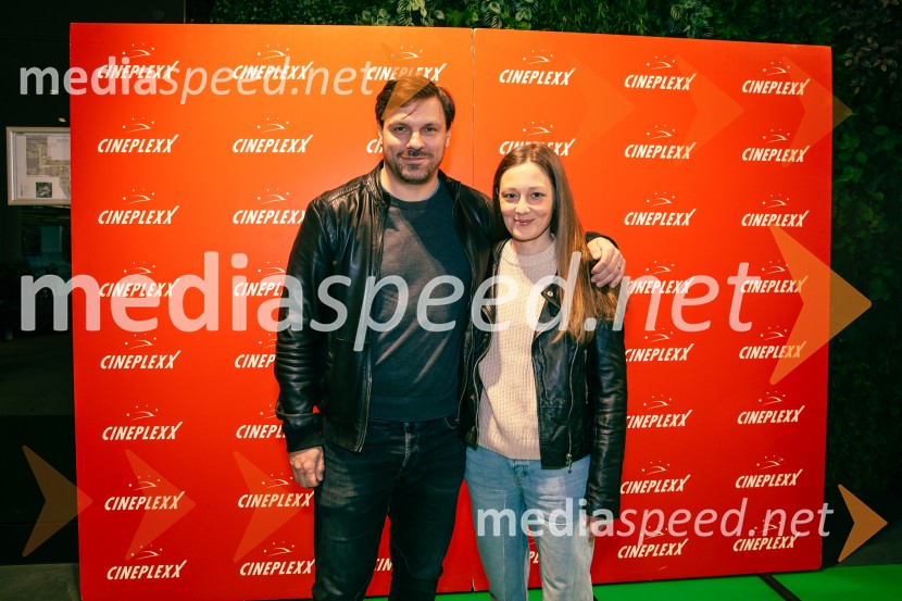  Mirko Medved, sinhronizator;  Živa MedvedMinecraft: Film, premiera v Cineplexx Ljubljana