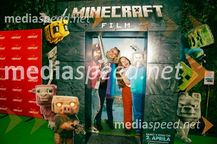  Karin Komljanec, igralka;  Barbara Vidovič, igralkaMinecraft: Film, premiera v Cineplexx Ljubljana