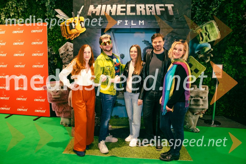  Barbara Vidovič, igralka;  Klemen Bunderla, radijski voditelj, radio Aktual;  Živa Medved;  Mirko Medved, sinhronizator;  Karin Komljanec, igralkaMinecraft: Film, premiera v Cineplexx Ljubljana