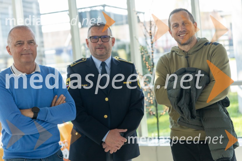  ... ;  Alojz Sladič, vodja Oddelka za splošno varnost pri Policiji;  Jure Košir, nekdanji smučarŠolar na smuči, novinarska konferenca