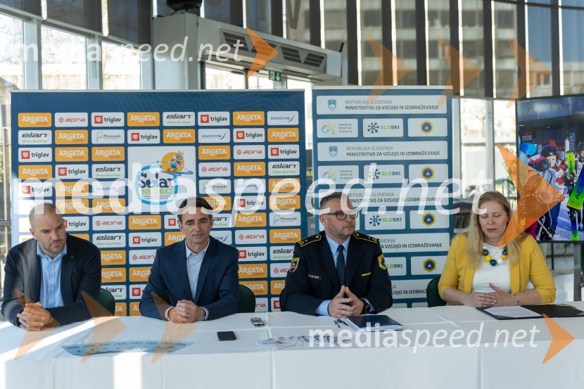  Uroš Zupan, direktor, Smučarska zveza Slovenije ; dr. Franci Petek, nekdanji smučarski skakalec in nekdanji direktor SZS;  Alojz Sladič, vodja Oddelka za splošno varnost pri Policiji;  Janja Zupančič, državna sekretarka (MVI)Šolar na smuči, novinarska konferenca