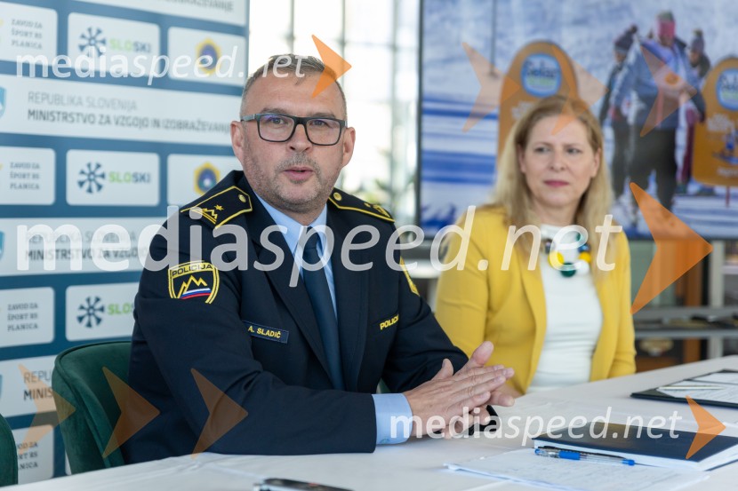  Alojz Sladič, vodja Oddelka za splošno varnost pri PolicijiŠolar na smuči, novinarska konferenca