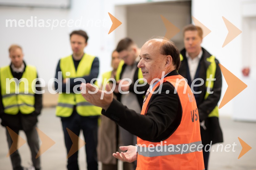  Marjan Bezjak,  F.A. Maik d.o.o.Ogled inovativnega logističnega centra F.A. Maik