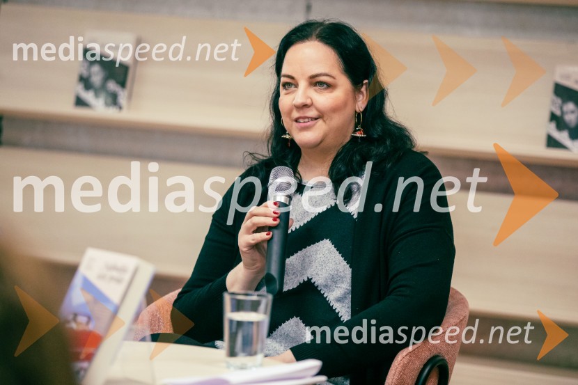  Petra Julia Ujawe, novinarkaPredstavitev novosti v zbirki Razmerja