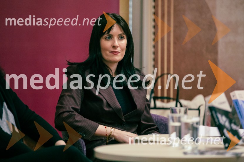  Lara Paukovič, pisateljicaPredstavitev novosti v zbirki Razmerja