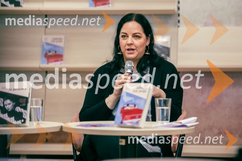  Petra Julia Ujawe, novinarkaPredstavitev novosti v zbirki Razmerja