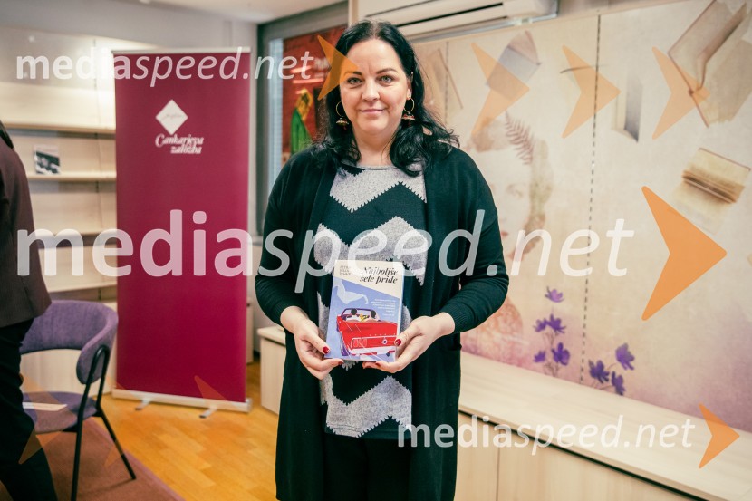  Petra Julia Ujawe, novinarkaPredstavitev novosti v zbirki Razmerja