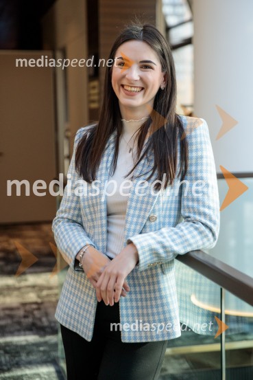  Tara Pleško, Britansko-slovenska gospodarska zbornicaČaj z razlogom: Krepitev kapitalskih trgov s pomočjo trajnostne pokojninske reforme