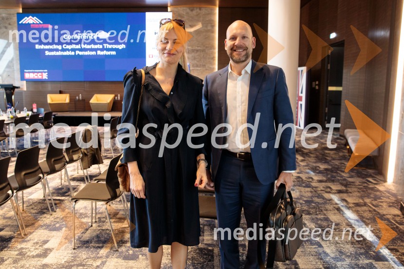 Čaj z razlogom: Krepitev kapitalskih trgov s pomočjo trajnostne pokojninske reforme