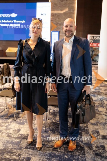 Čaj z razlogom: Krepitev kapitalskih trgov s pomočjo trajnostne pokojninske reforme