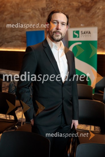 Čaj z razlogom: Krepitev kapitalskih trgov s pomočjo trajnostne pokojninske reforme