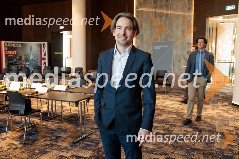  Žiga Vižintin, Pokojninska družba A, d.d.Čaj z razlogom: Krepitev kapitalskih trgov s pomočjo trajnostne pokojninske reforme