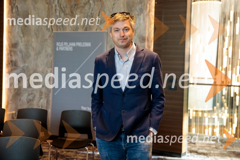 Čaj z razlogom: Krepitev kapitalskih trgov s pomočjo trajnostne pokojninske reforme