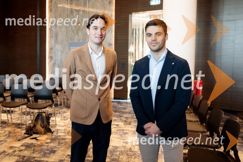 Čaj z razlogom: Krepitev kapitalskih trgov s pomočjo trajnostne pokojninske reforme