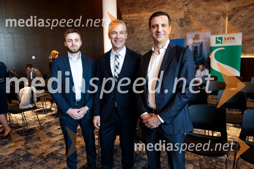  ... ; dr. Simon Savšek, vodja pisarne Skupine Evropske investicijske banke v Sloveniji;  ... Čaj z razlogom: Krepitev kapitalskih trgov s pomočjo trajnostne pokojninske reforme