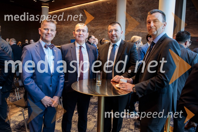  Paul Suchar, predsednik Britanske poslovne zbornice na Hrvaškem;  ... ;  ... ;  ... Čaj z razlogom: Krepitev kapitalskih trgov s pomočjo trajnostne pokojninske reforme