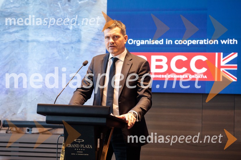  Luka Vesnaver, predsednik Britansko-slovenske gospodarske zbornice in partner v ION AdvisoryČaj z razlogom: Krepitev kapitalskih trgov s pomočjo trajnostne pokojninske reforme