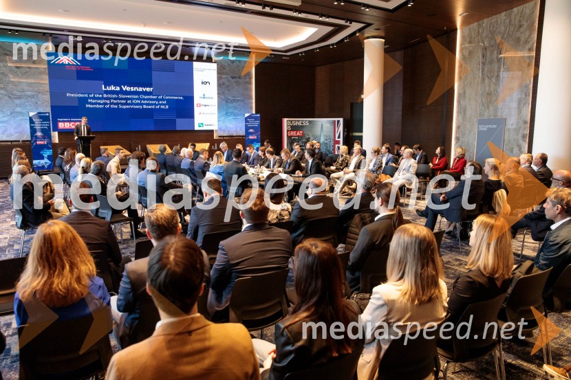 Čaj z razlogom: Krepitev kapitalskih trgov s pomočjo trajnostne pokojninske reforme