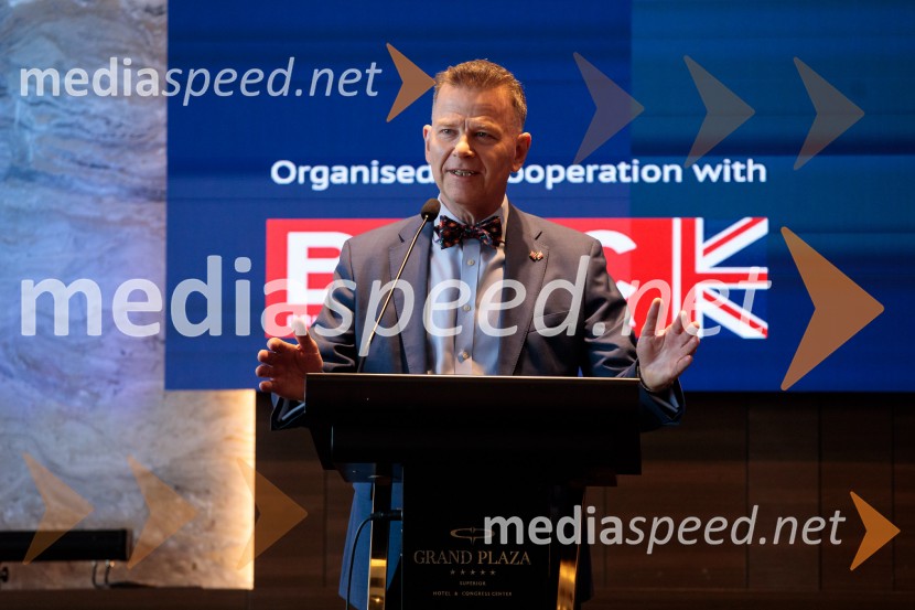  Paul Suchar, predsednik Britanske poslovne zbornice na HrvaškemČaj z razlogom: Krepitev kapitalskih trgov s pomočjo trajnostne pokojninske reforme