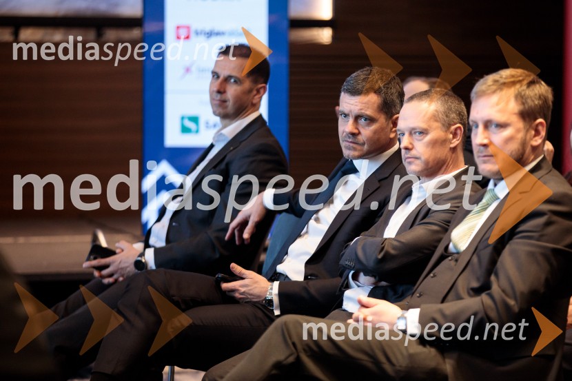 Čaj z razlogom: Krepitev kapitalskih trgov s pomočjo trajnostne pokojninske reforme