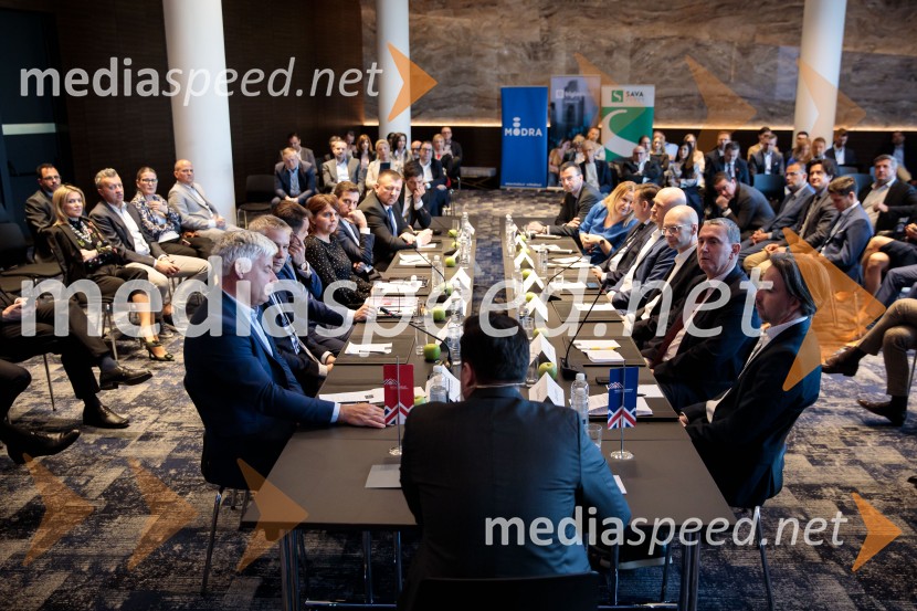 Čaj z razlogom: Krepitev kapitalskih trgov s pomočjo trajnostne pokojninske reforme