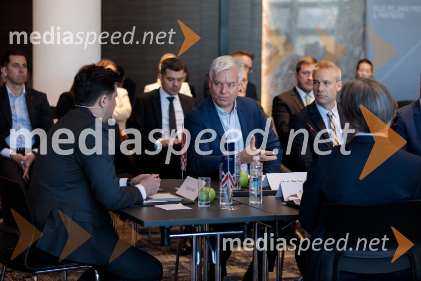  Mark Richards, član nadzornega sveta, NLBČaj z razlogom: Krepitev kapitalskih trgov s pomočjo trajnostne pokojninske reforme