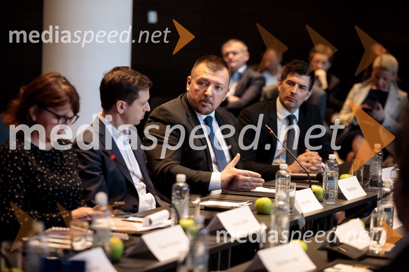  Mateo Blaće, vodja korporativnega upravljanja, ERSTEČaj z razlogom: Krepitev kapitalskih trgov s pomočjo trajnostne pokojninske reforme