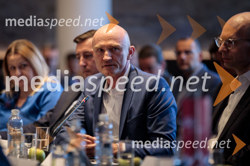  David Benedek, član uprave, Sava ReČaj z razlogom: Krepitev kapitalskih trgov s pomočjo trajnostne pokojninske reforme