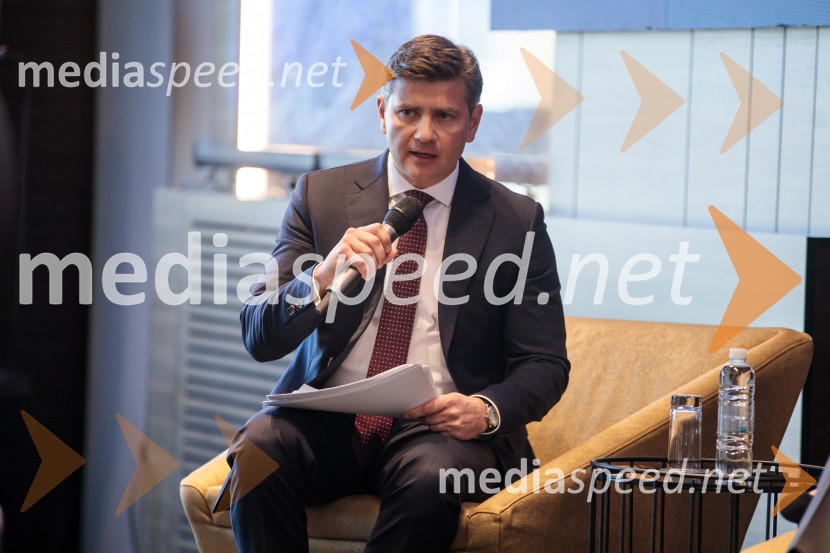  Gregor Pajek, partner, odvetniška pisarna Rojs, Peljhan, Prelesnik & partnerjiČaj z razlogom: Krepitev kapitalskih trgov s pomočjo trajnostne pokojninske reforme