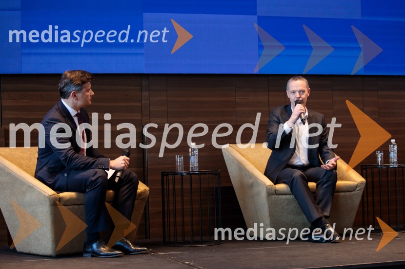  Gregor Pajek, partner, odvetniška pisarna Rojs, Peljhan, Prelesnik & partnerji;  Matej  Golob Matzele, predsednik uprave, Modra zavarovalnicaČaj z razlogom: Krepitev kapitalskih trgov s pomočjo trajnostne pokojninske reforme