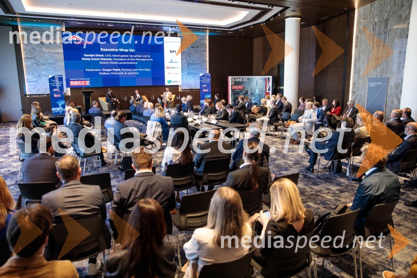 Čaj z razlogom: Krepitev kapitalskih trgov s pomočjo trajnostne pokojninske reforme